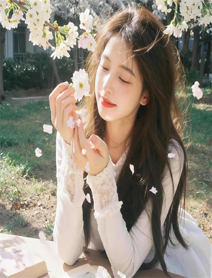 导演剪辑：进击的巨人LOSTGIRLS高潮解析：戏剧冲突与情感爆发